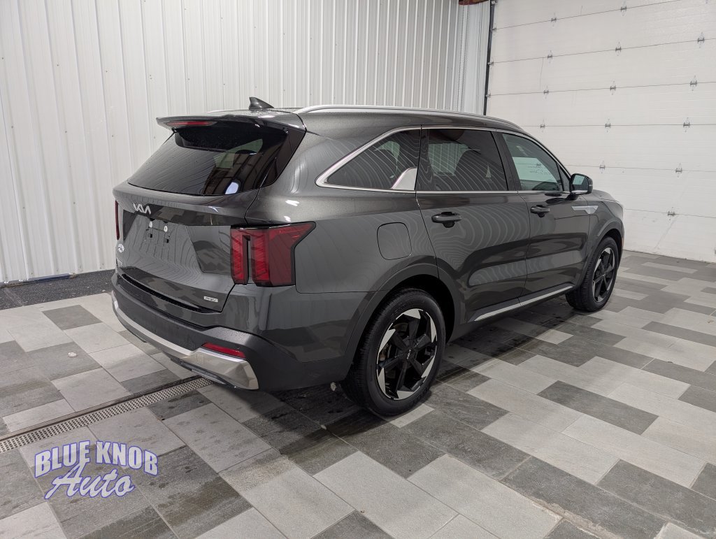 Used 2025 Kia Sorento EX AWD/4WD image 4