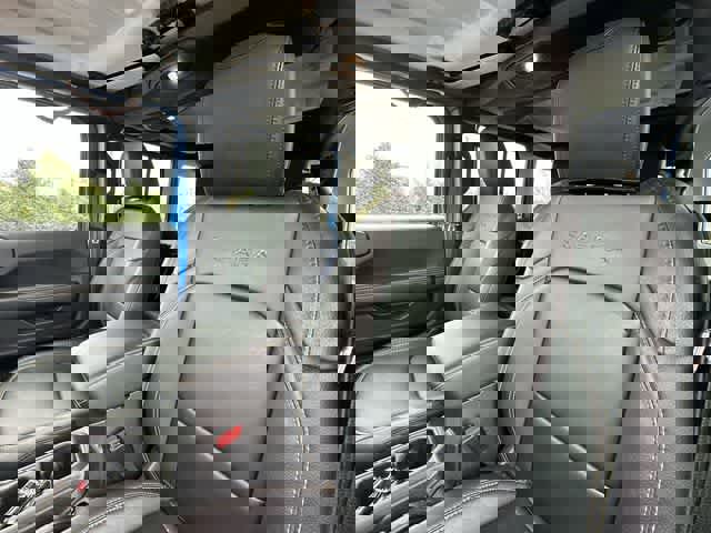 Used 2024 Jeep Wrangler Sahara w/ Technology Group image 17