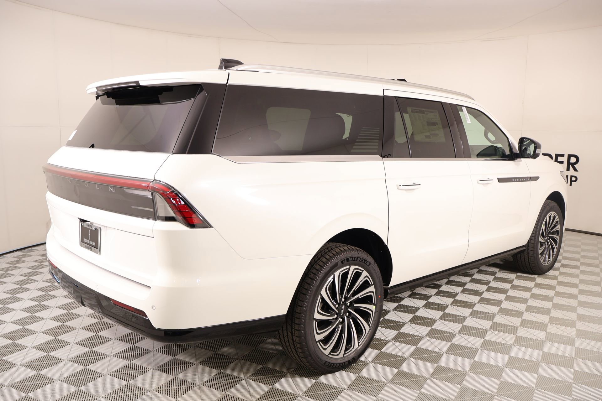 New 2026 Lincoln Navigator L Black Label AWD/4WD image 22