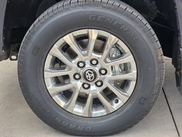 Used 2024 Toyota Tacoma Limited w/ Limited Package (LT) AWD/4WD image 11