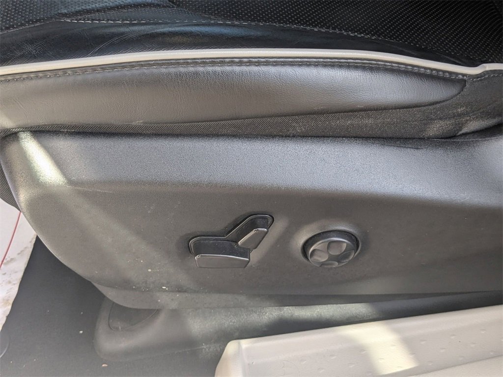 Used 2023 Chrysler Pacifica Limited image 16