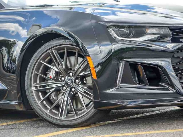 Used 2021 Chevrolet Camaro ZL1 RWD image 4