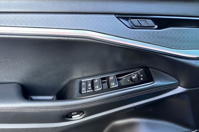 Used 2025 Jeep Wagoneer S Limited image 11