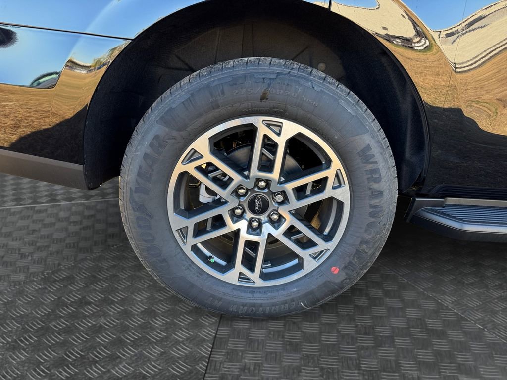 New 2026 Ford Expedition Active image 17