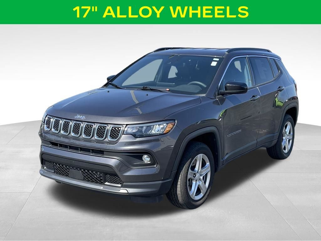 Used 2023 Jeep Compass Latitude w/ Convenience Group image 4