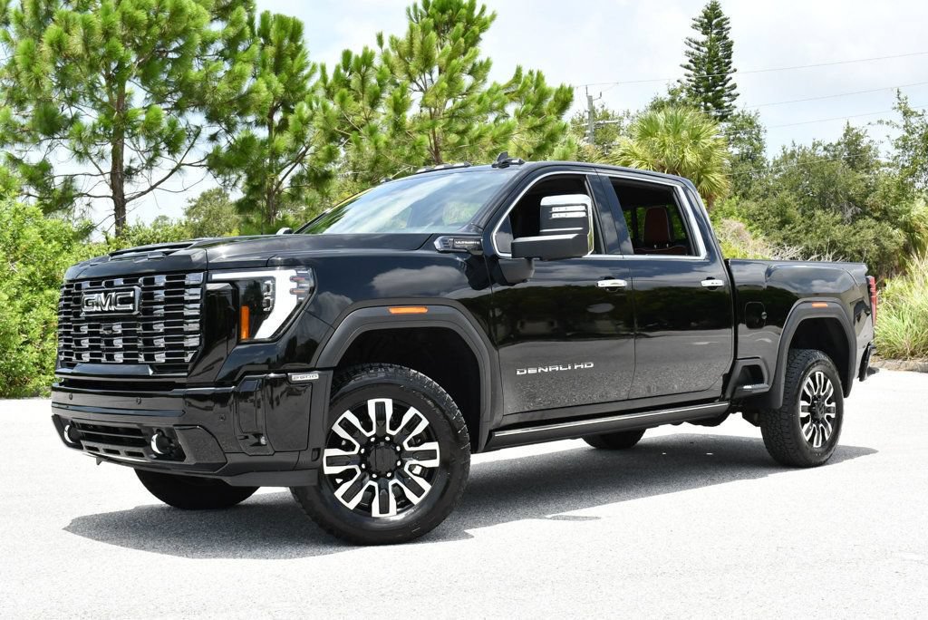 Used 2026 GMC Sierra 2500 Denali Ultimate w/ Max Trailering Package AWD/4WD image 2