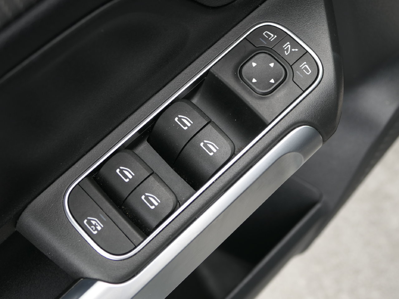 Used 2023 Mercedes-Benz GLB 250 4MATIC image 10