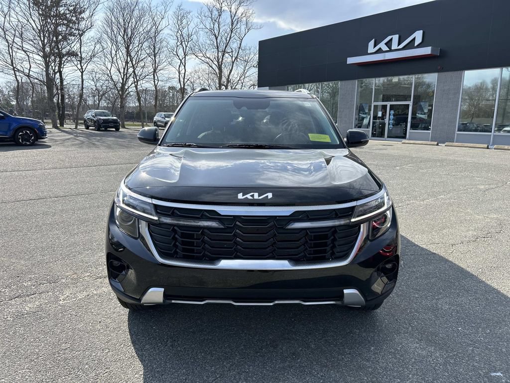 Used 2025 Kia Seltos EX w/ EX Sunroof Package AWD/4WD image 8