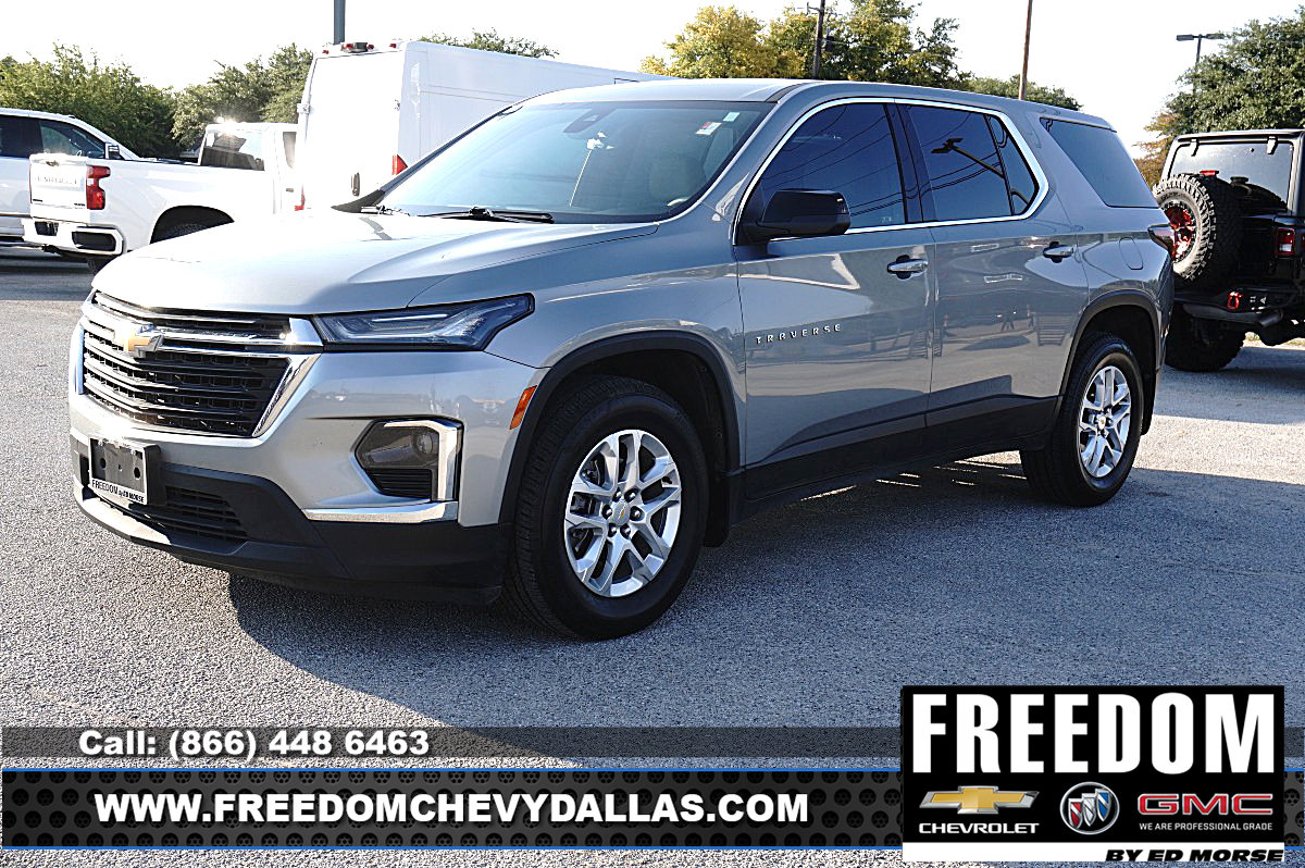 Used 2023 Chevrolet Traverse LS FWD image 3