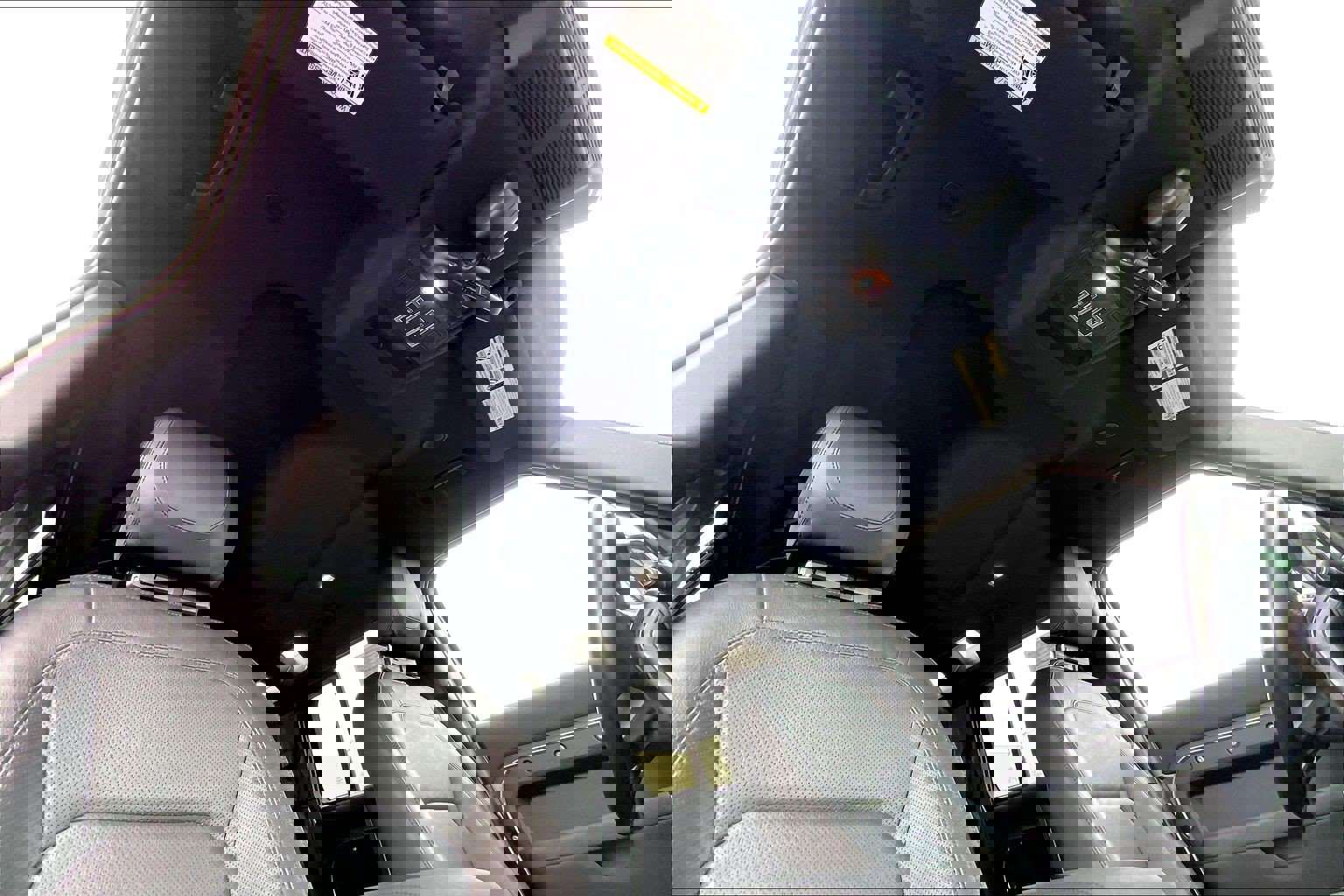 Used 2023 Land Rover Defender 110 SE image 13