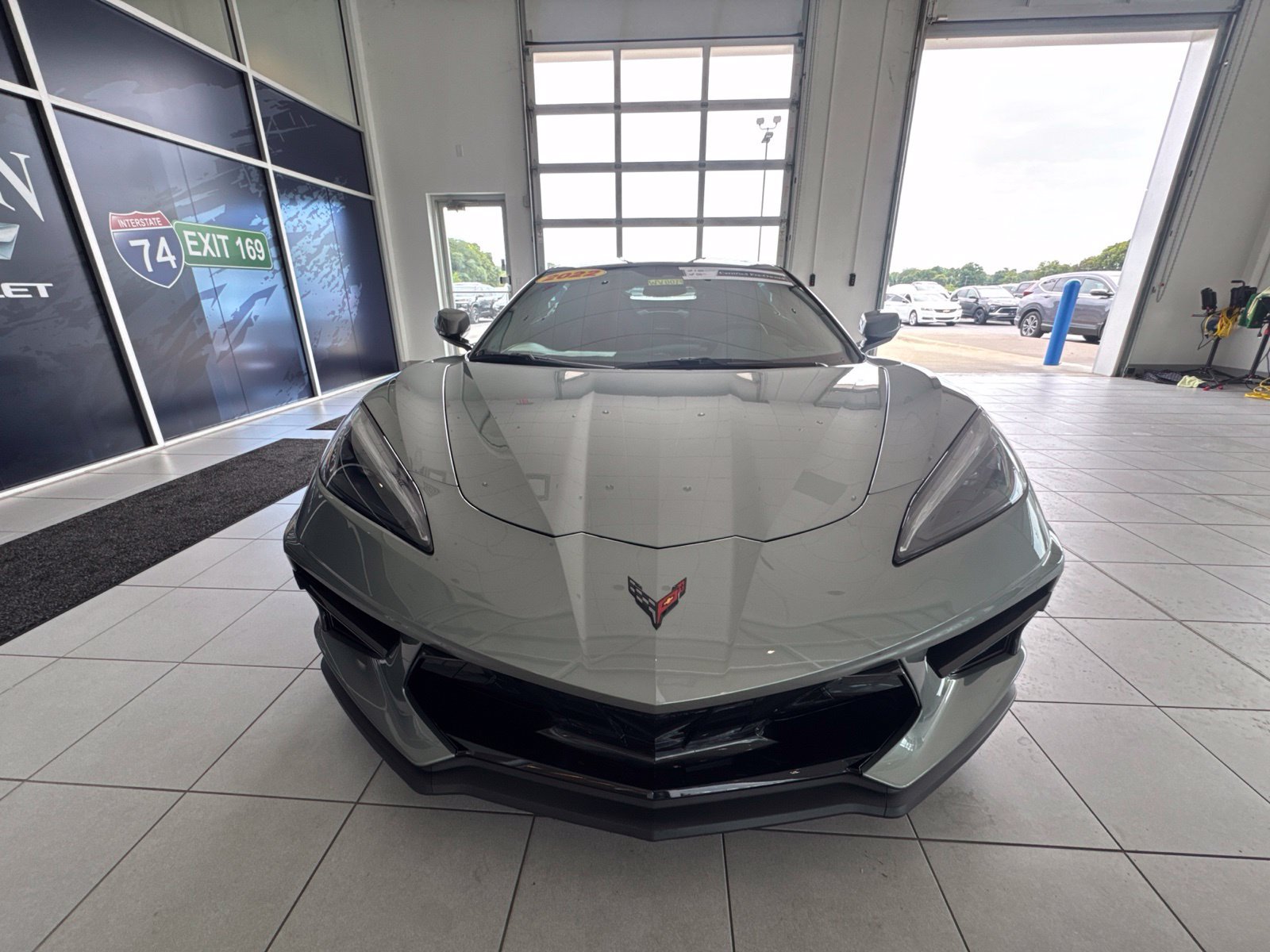 Used 2022 Chevrolet Corvette Stingray Coupe w/ 1LT RWD image 2