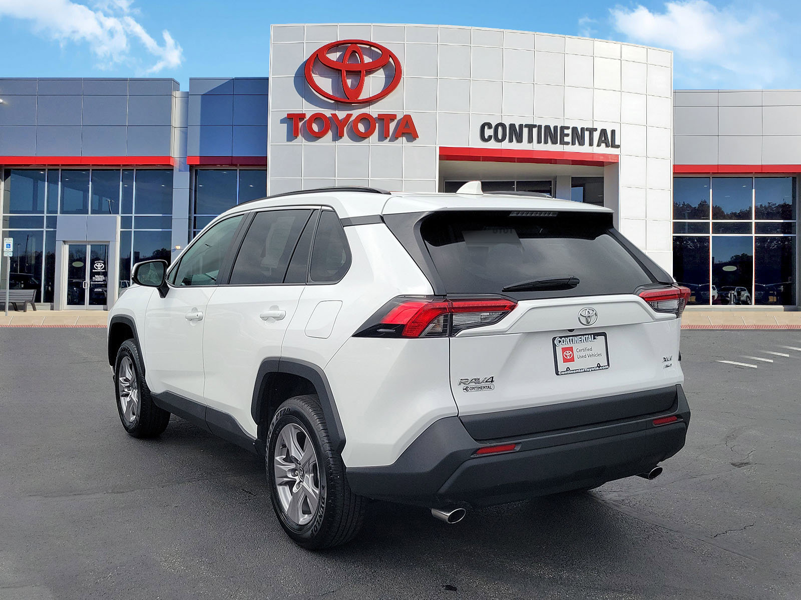 Certified 2025 Toyota RAV4 XLE AWD/4WD image 4