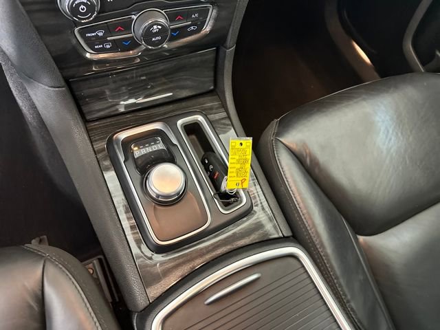 Used 2022 Chrysler 300 Touring L image 20
