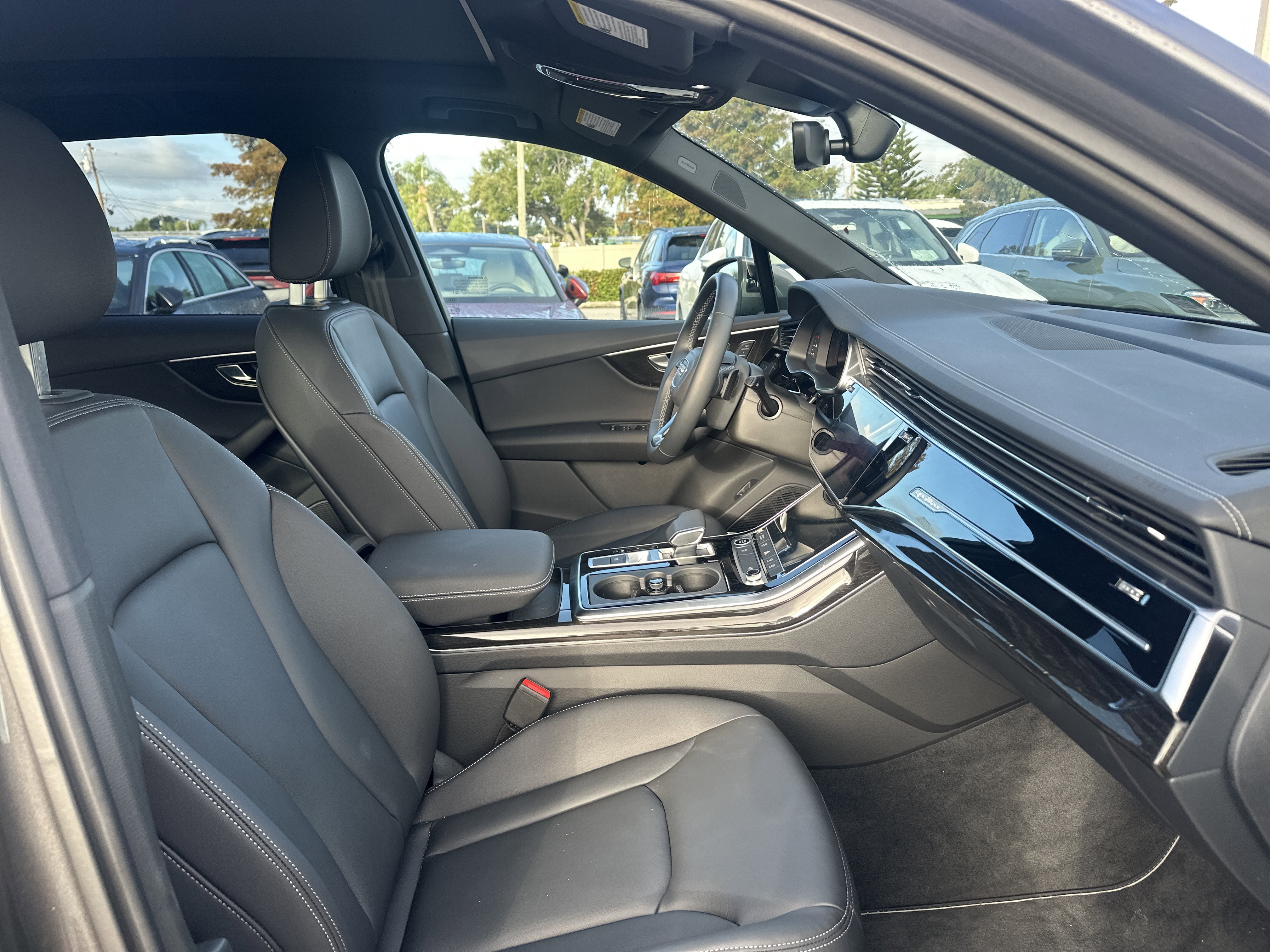 Used 2025 Audi Q7 2.0T Premium w/ Convenience Plus Package image 6
