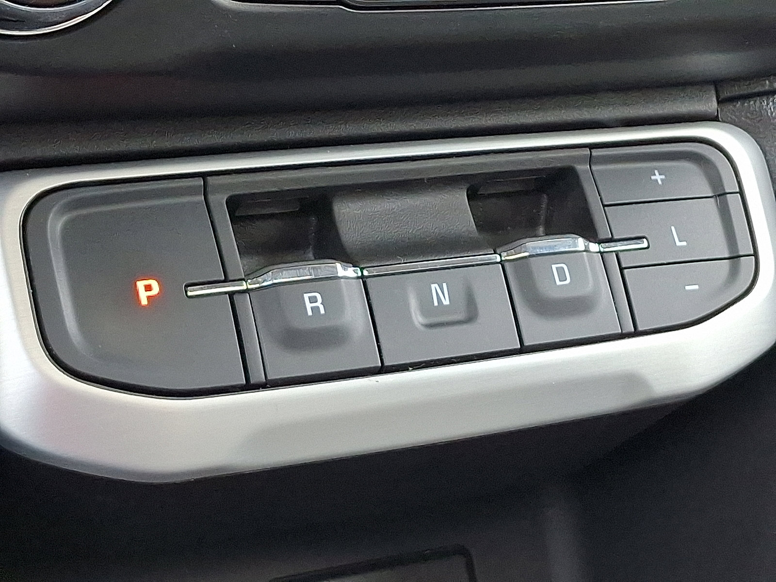 Used 2023 GMC Acadia SLE w/ Driver Convenience Package image 15