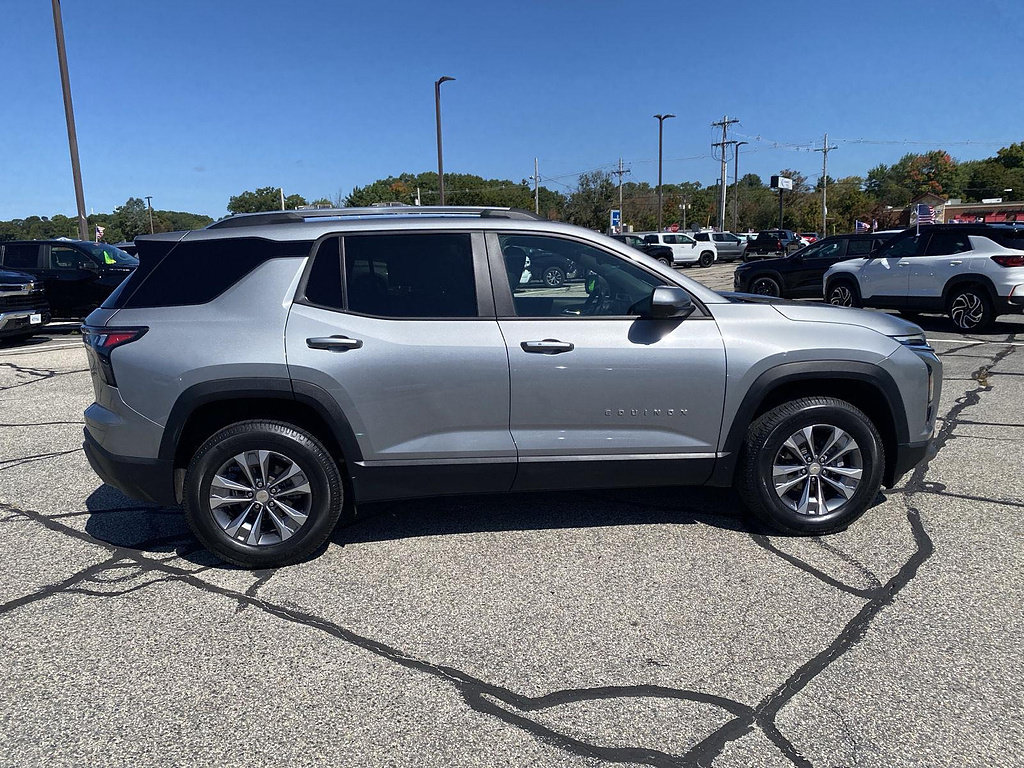 Certified 2025 Chevrolet Equinox LT w/ Convenience Package II AWD/4WD image 9
