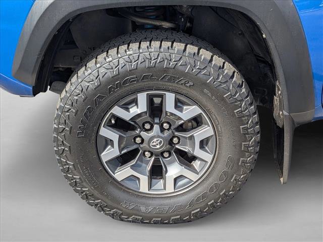 Used 2016 Toyota Tacoma TRD Off-Road w/ Premium & Technology Package image 9