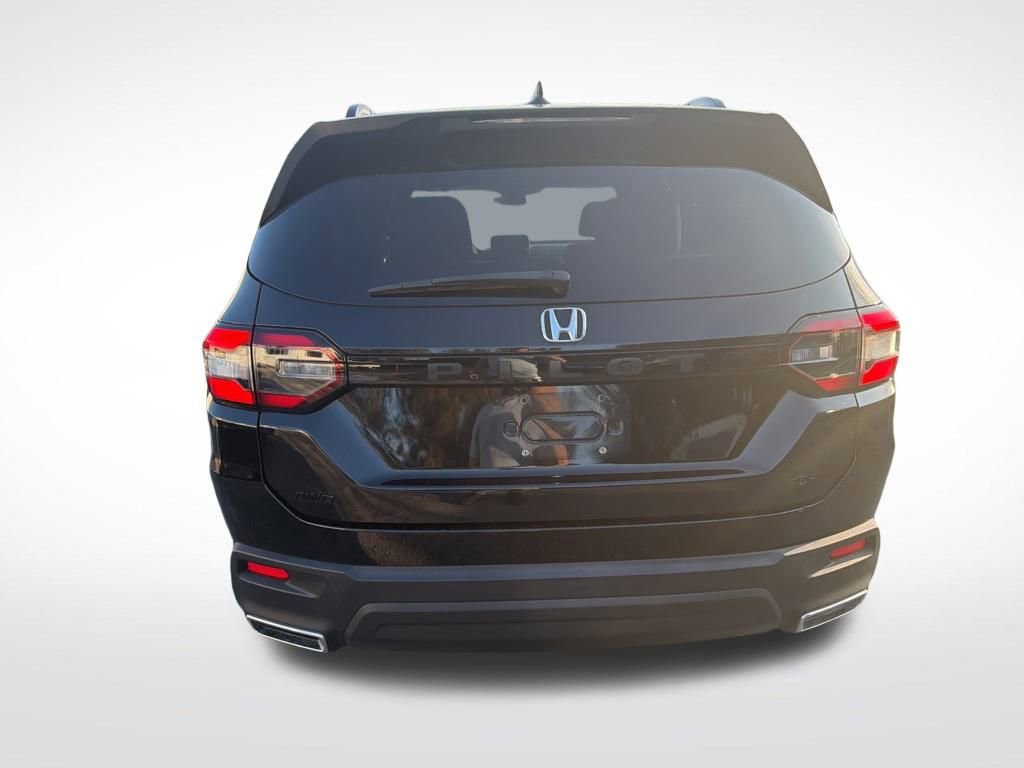 Used 2023 Honda Pilot Sport image 7