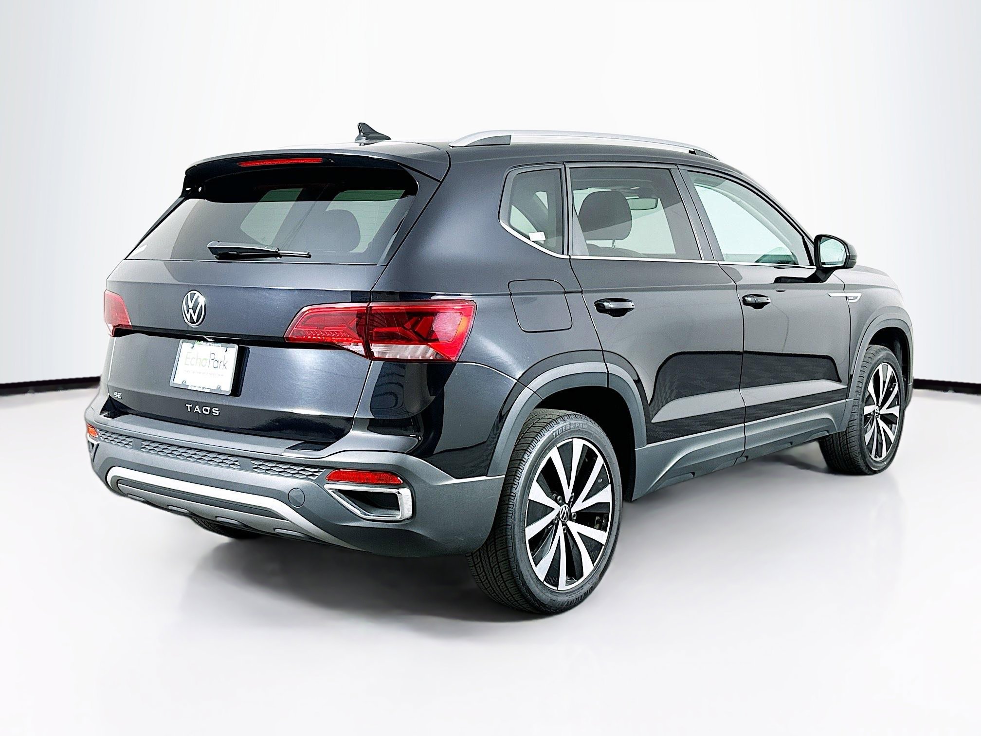 Used 2024 Volkswagen Taos SE image 9
