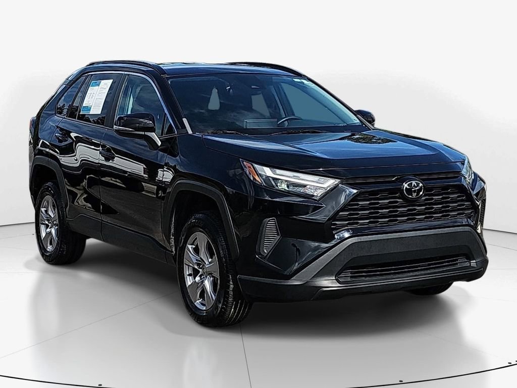 Used 2023 Toyota RAV4 XLE FWD video 3