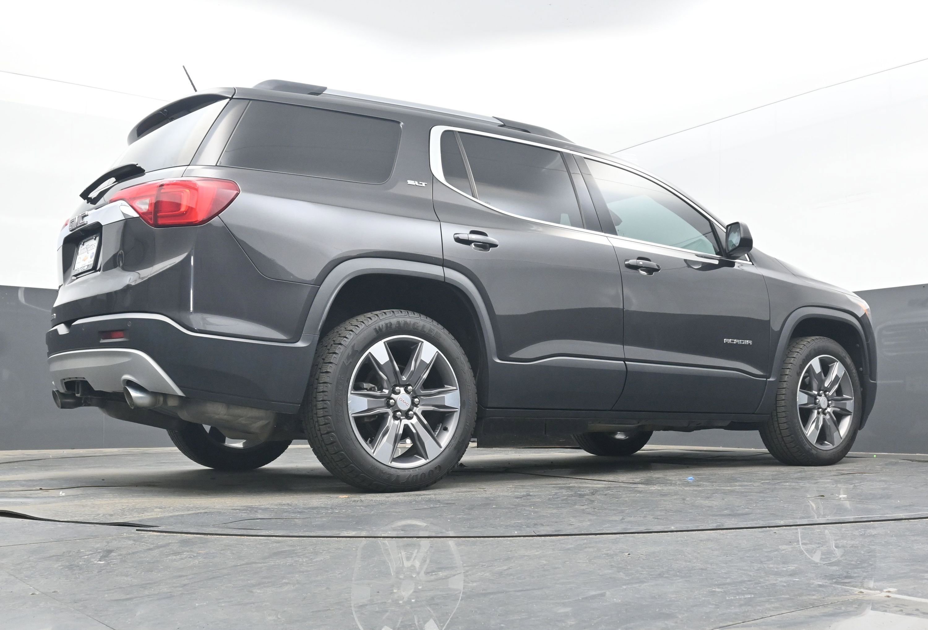 Used 2019 GMC Acadia SLT w/ LPO, Floor Liner Package image 26