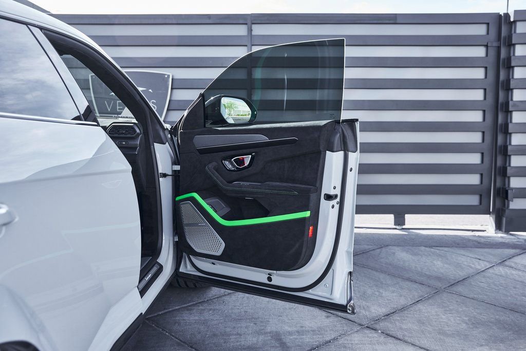 Used 2024 Lamborghini Urus Performante image 31