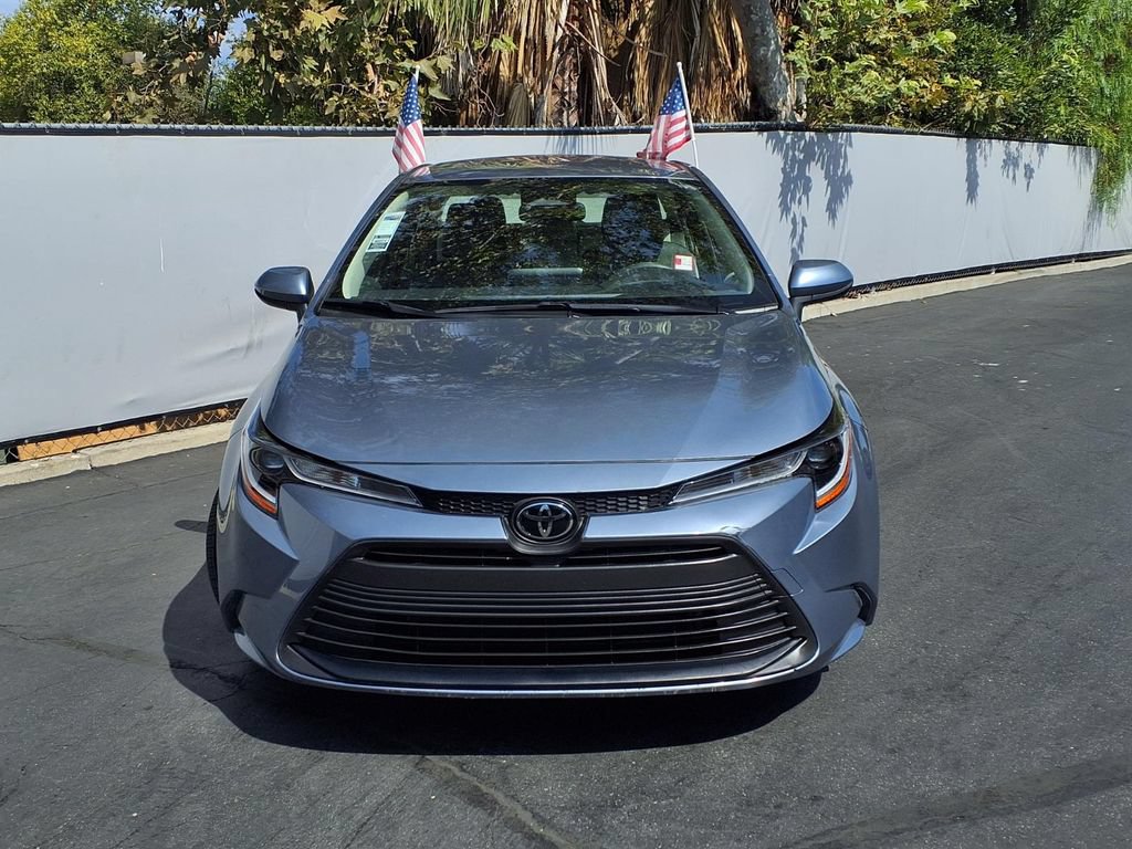 Used 2023 Toyota Corolla LE w/ Carpet Mat Package (TMS) FWD image 2