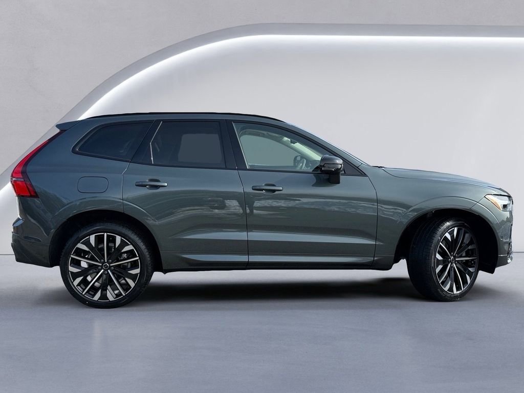 New 2026 Volvo XC60 B5 Ultra w/ Climate Package image 3