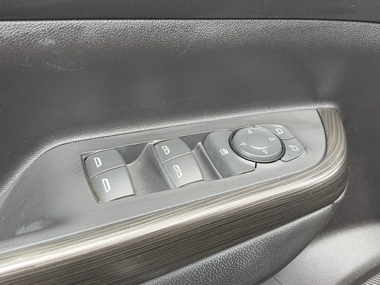 Used 2023 GMC Acadia SLT FWD image 18