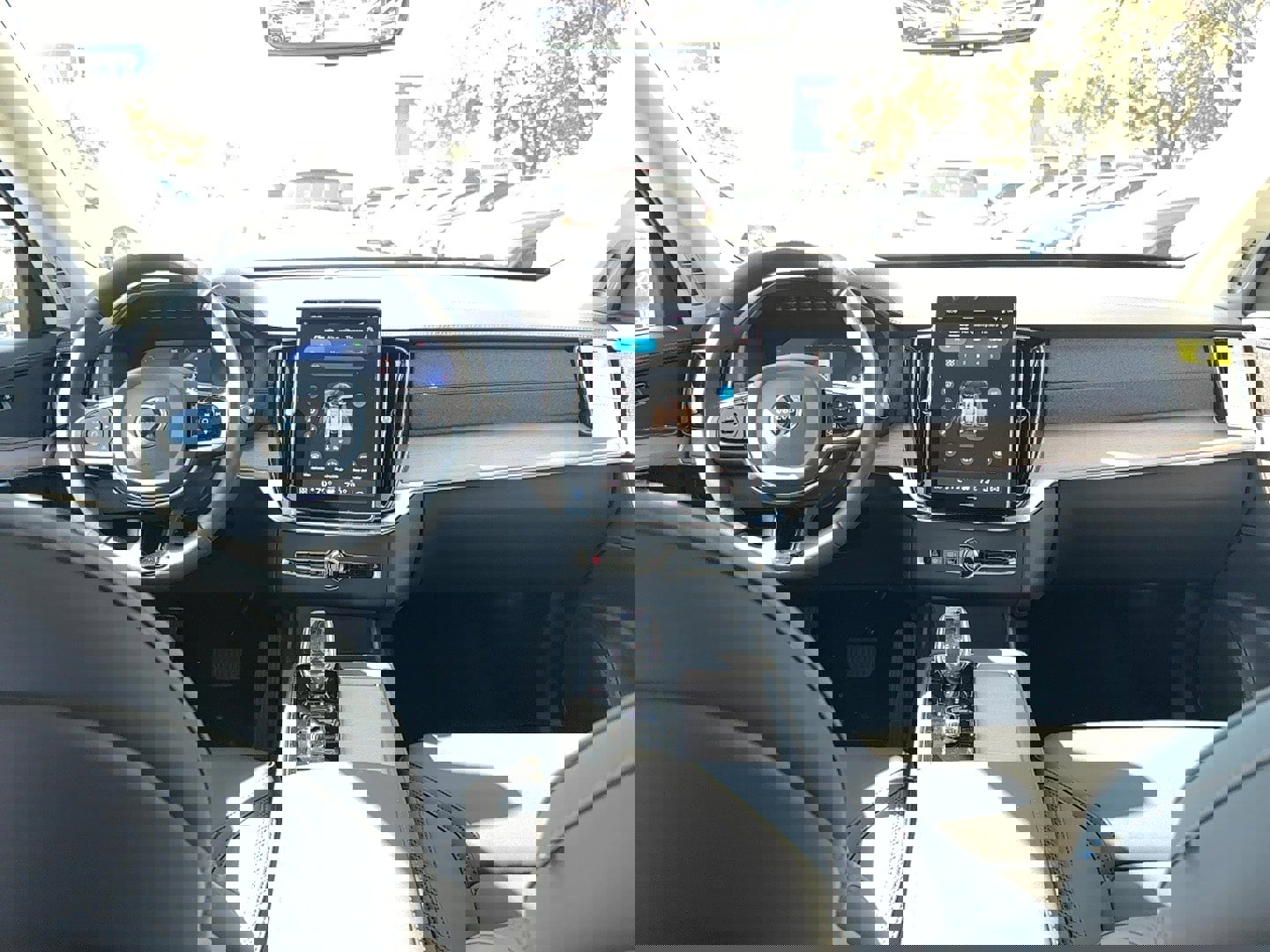 New 2026 Volvo XC90 B5 Core image 17