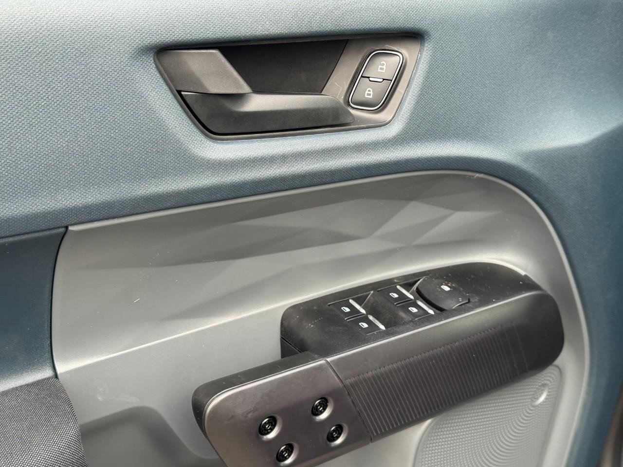 New 2025 Ford Maverick XL image 10