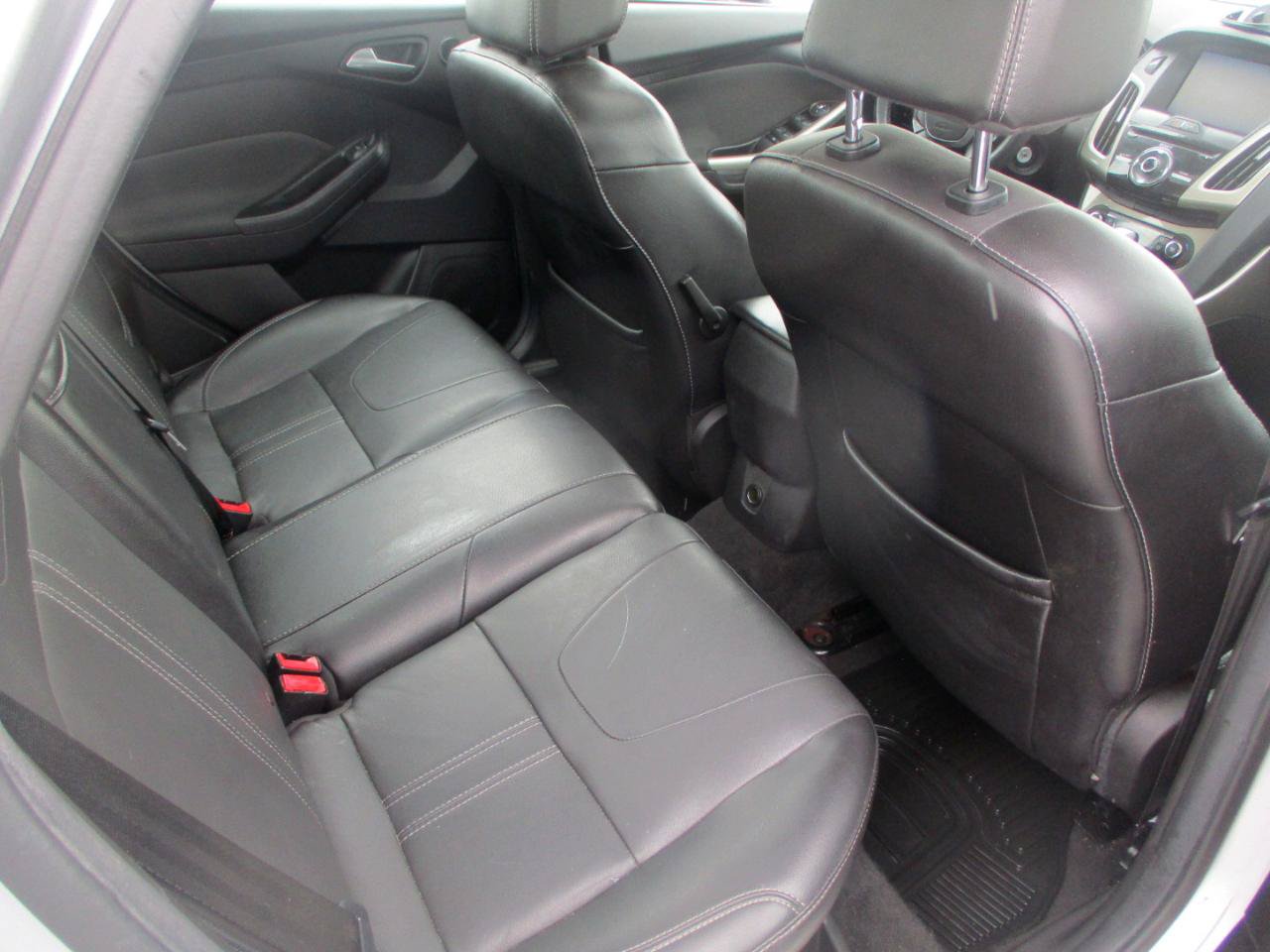 Used 2012 Ford Focus SEL FWD image 9