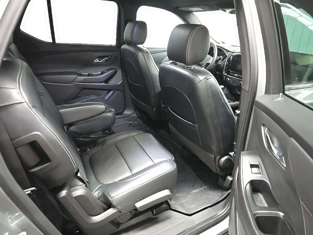 Used 2023 Chevrolet Traverse LT image 17