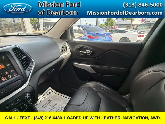 Used 2018 Jeep Cherokee Overland AWD/4WD image 32