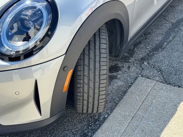 Used 2024 MINI Cooper SE FWD image 13