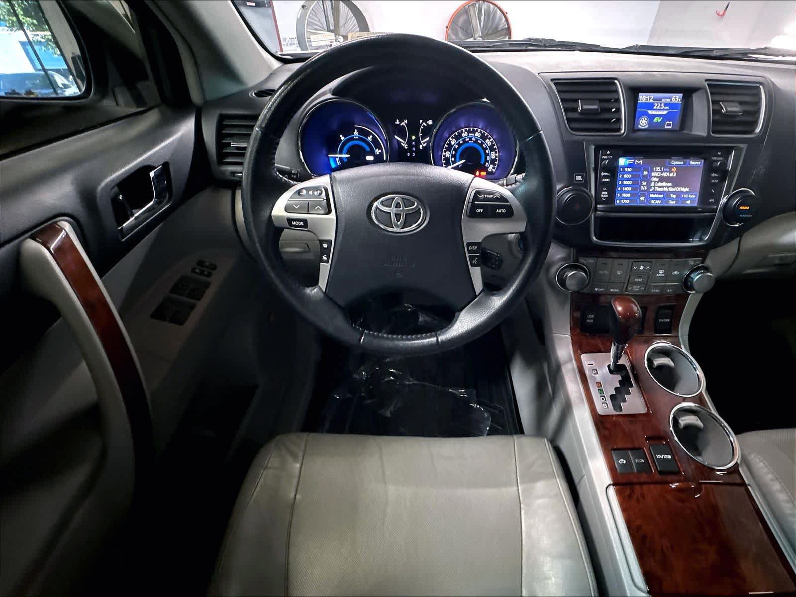 Used 2013 Toyota Highlander Limited AWD/4WD image 8