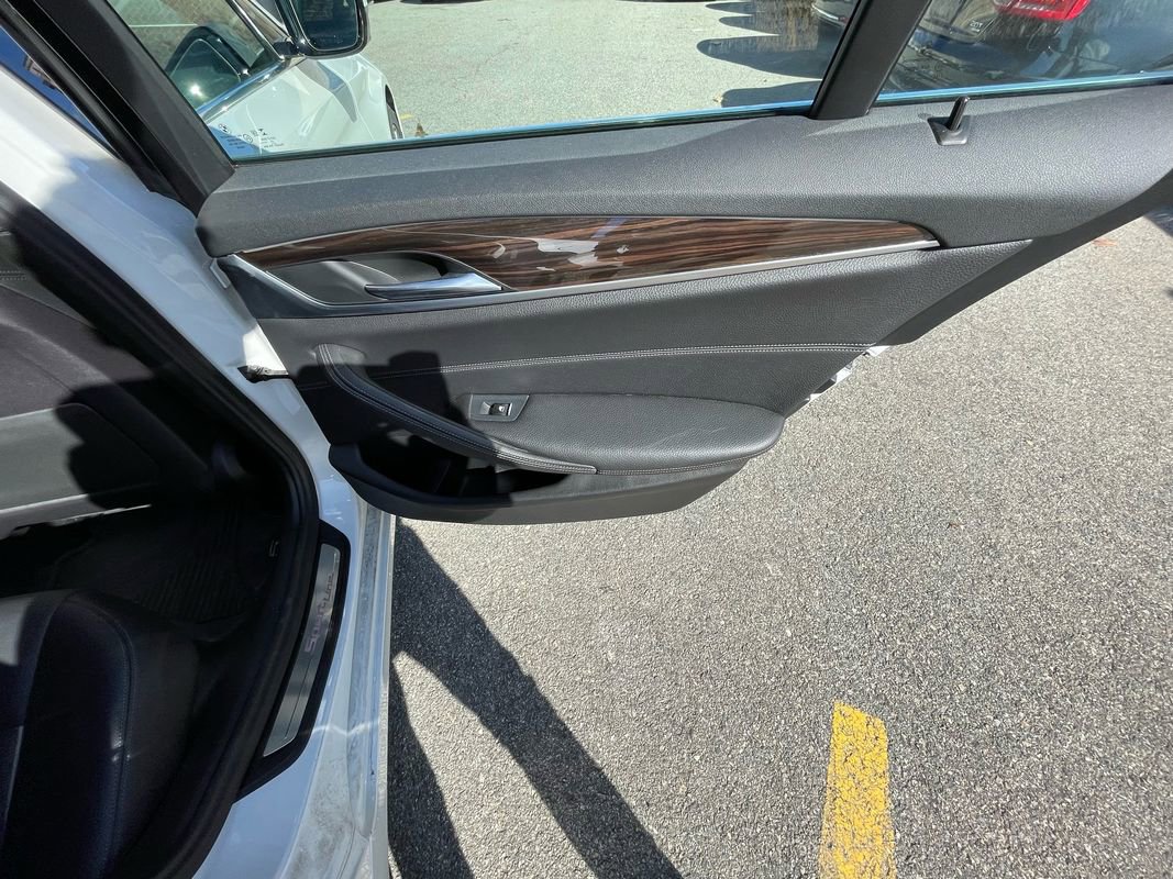 Used 2018 BMW 530i xDrive image 24