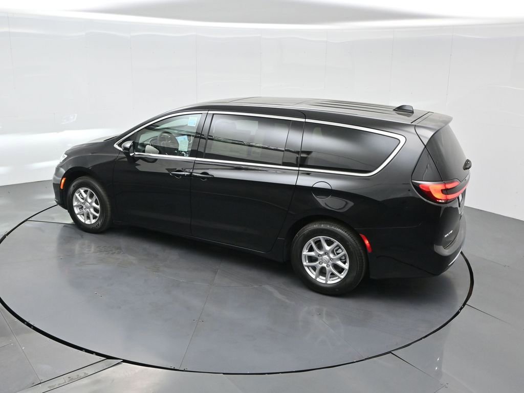 New 2026 Chrysler Pacifica Select image 53