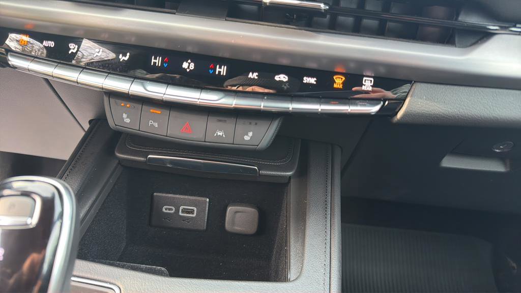 Certified 2025 Cadillac XT4 Premium Luxury w/ Cold Weather Package image 26