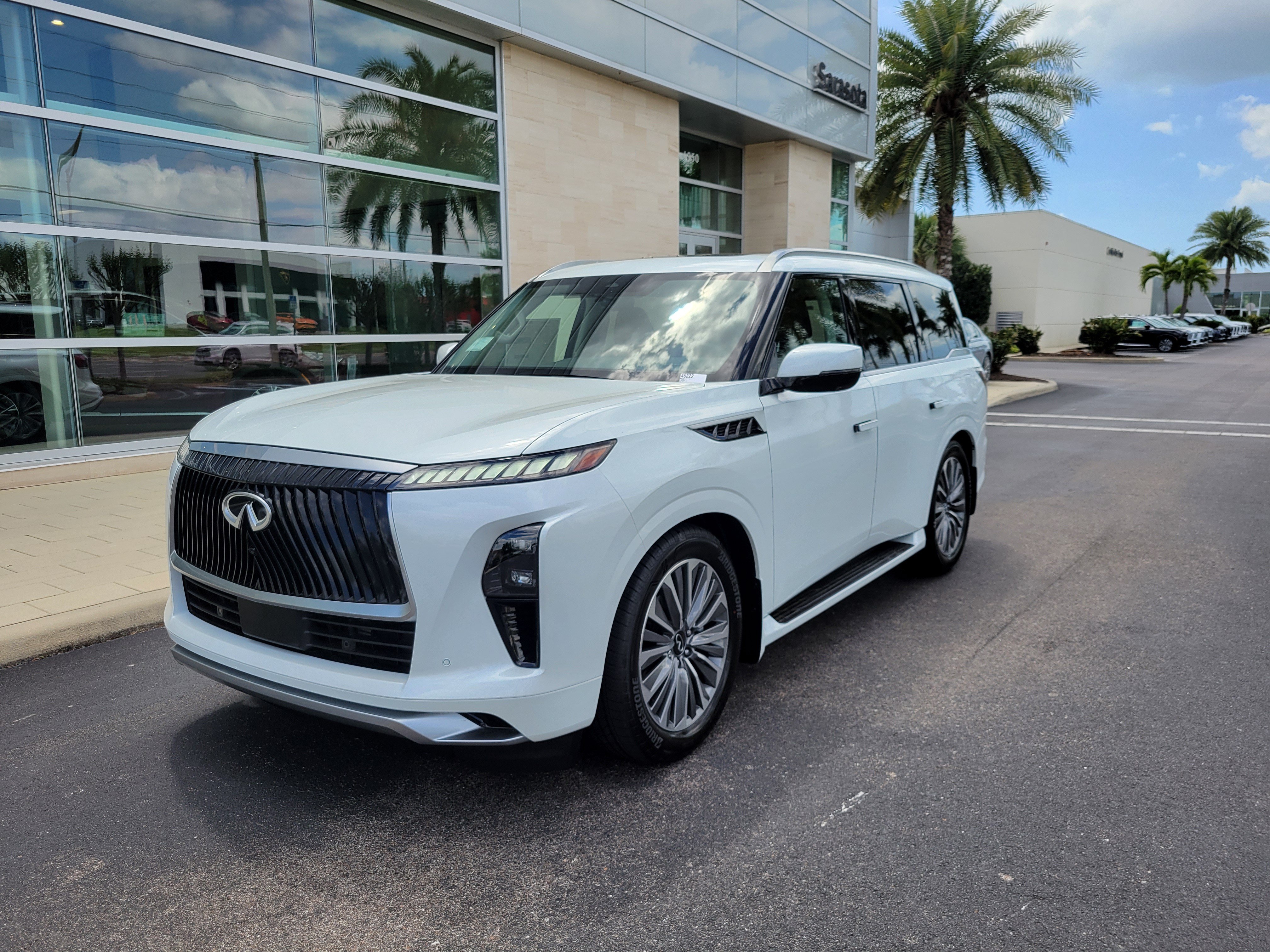New 2026 INFINITI QX80 Luxe RWD image 8