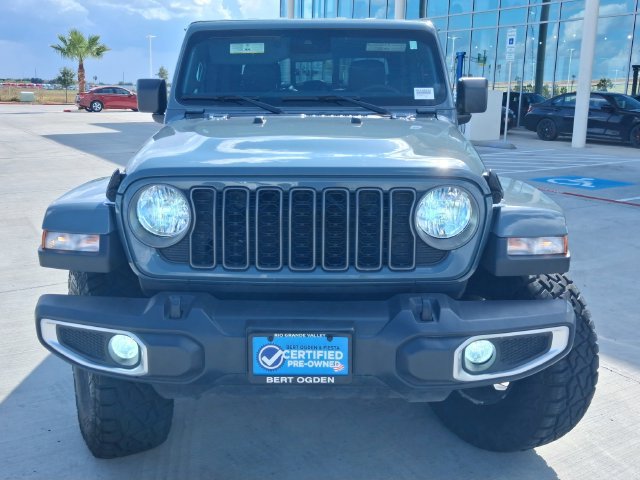 Used 2025 Jeep Gladiator Sport AWD/4WD image 4