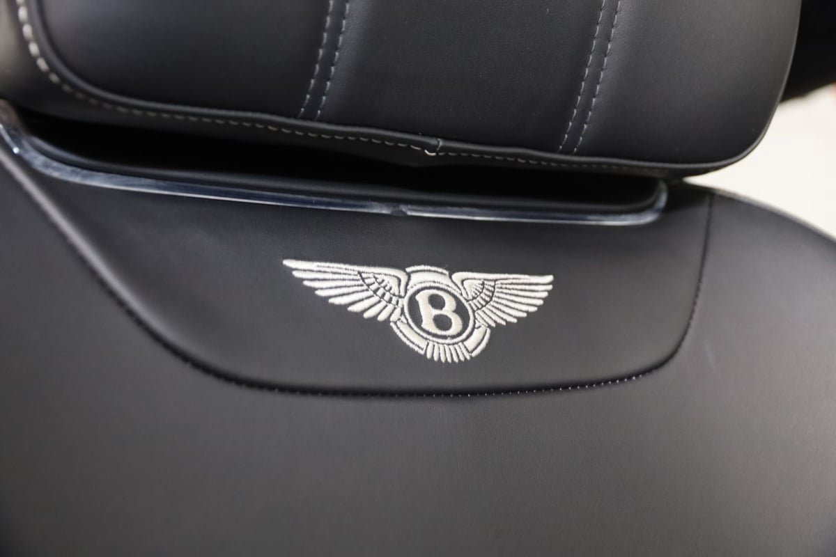 Used 2018 Bentley Bentayga AWD/4WD image 15