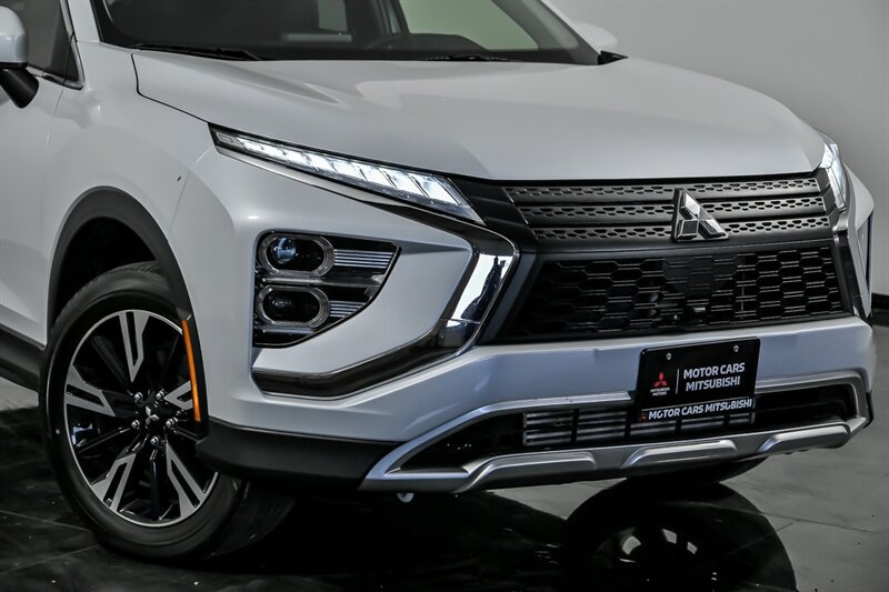 Used 2024 Mitsubishi Eclipse Cross SE AWD/4WD image 2