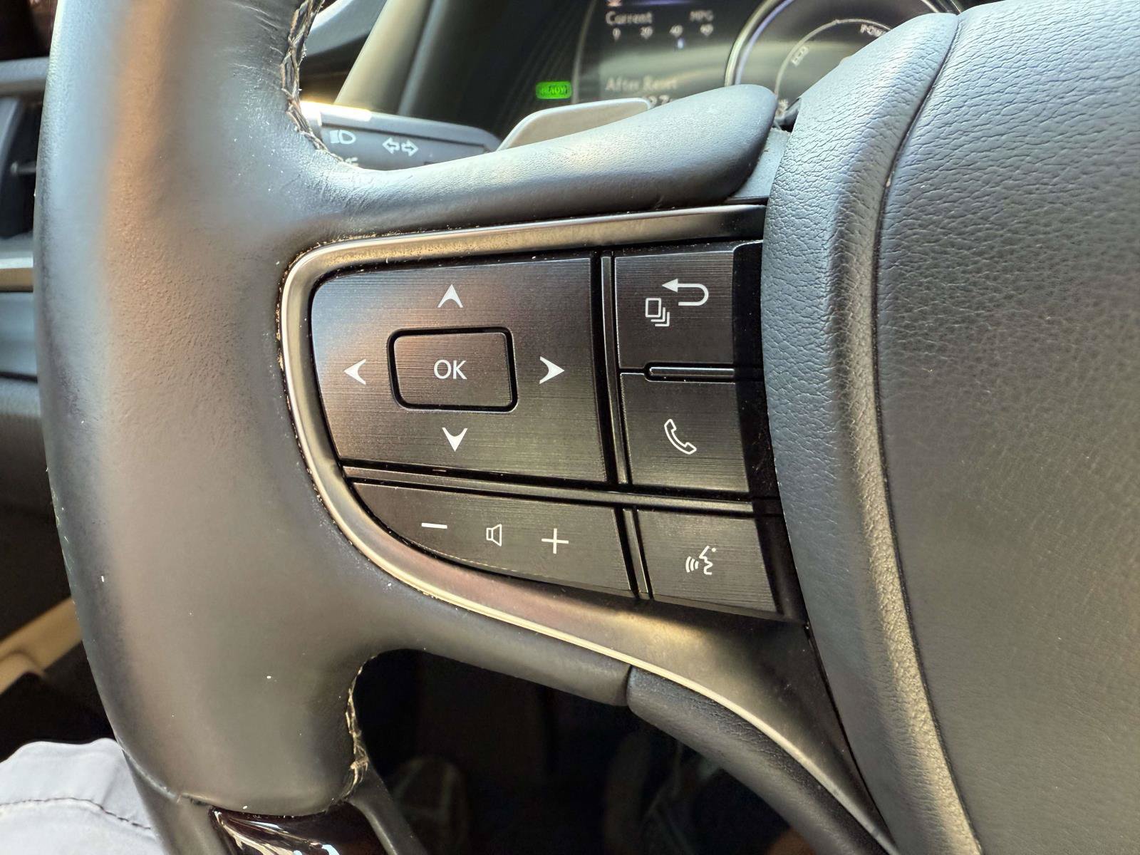 Used 2019 Lexus ES 300h w/ Premium Package FWD image 22