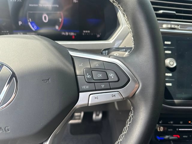 Used 2023 Volkswagen Tiguan SE R-Line AWD/4WD image 19