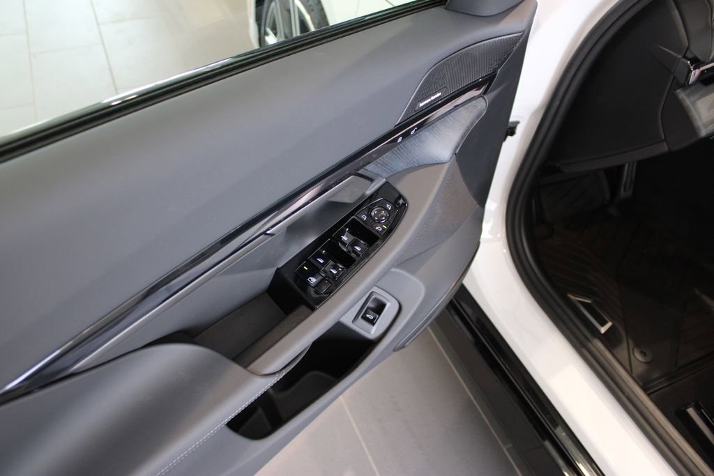 New 2026 BMW 550e xDrive AWD/4WD image 27