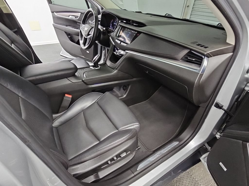 Used 2018 Cadillac XT5 Premium Luxury AWD/4WD image 38