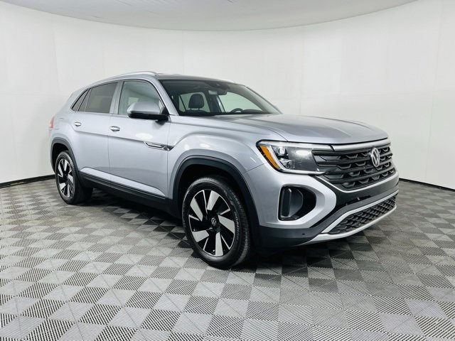 Used 2024 Volkswagen Atlas Cross Sport SE image 1