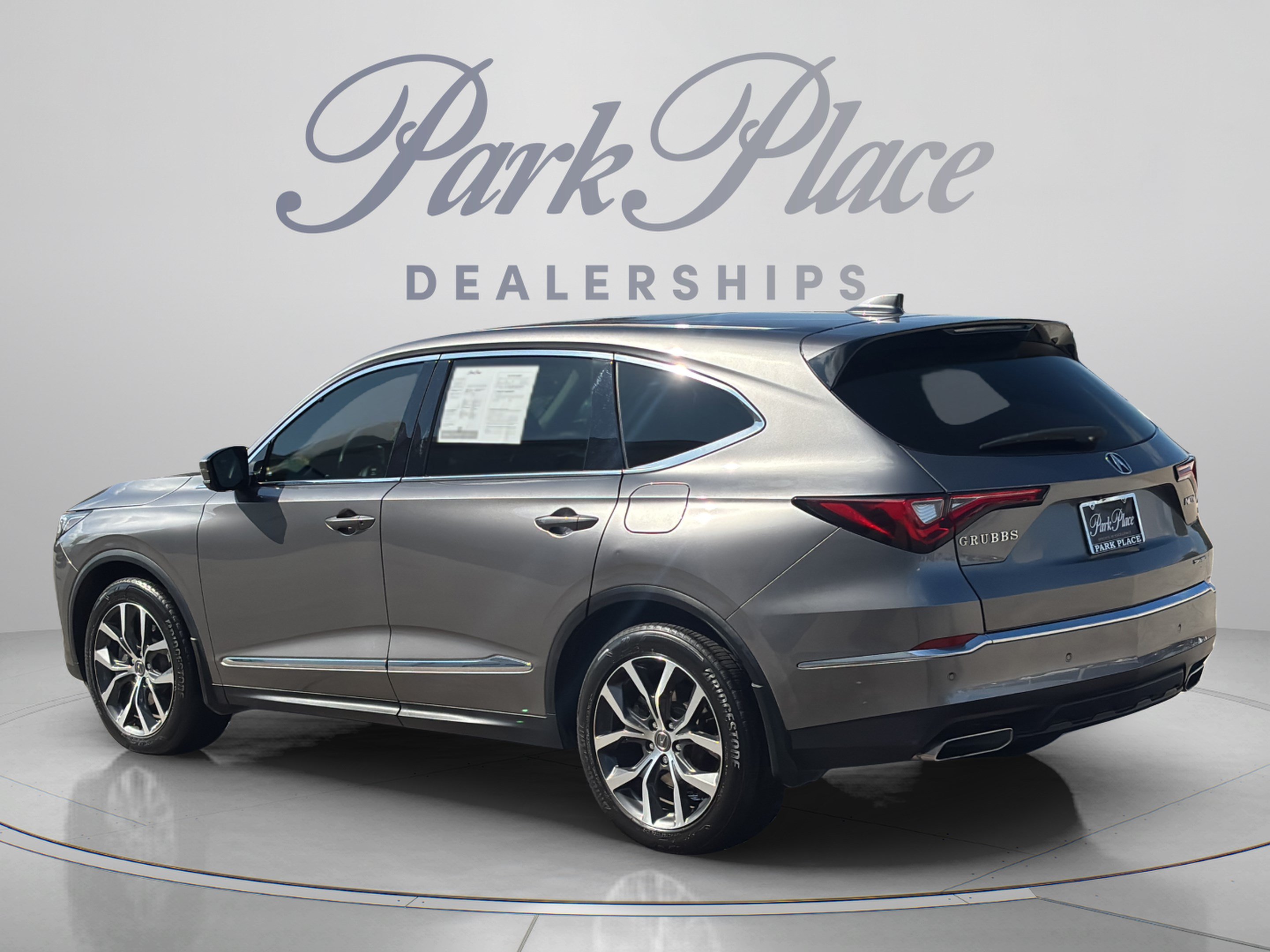 Used 2023 Acura MDX w/ Technology Package AWD/4WD image 3
