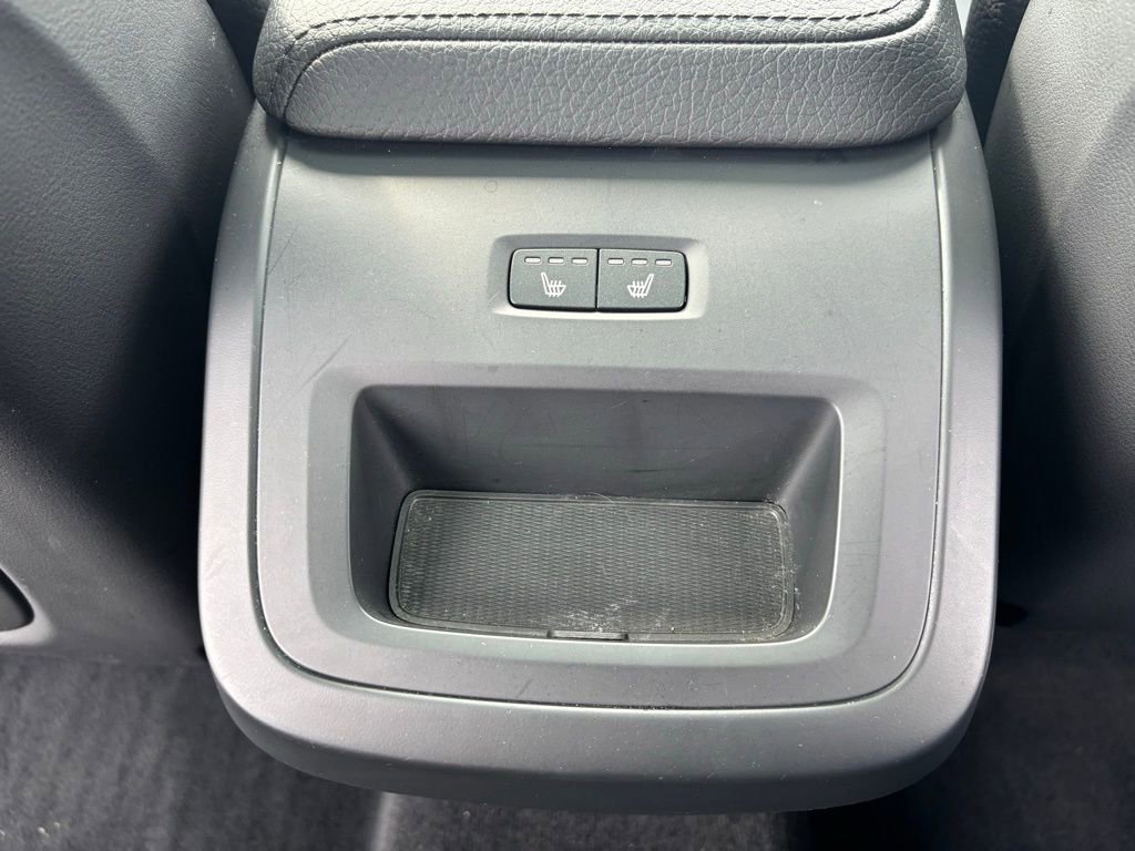 Used 2021 Volvo XC60 T5 Momentum w/ Premium Package image 22